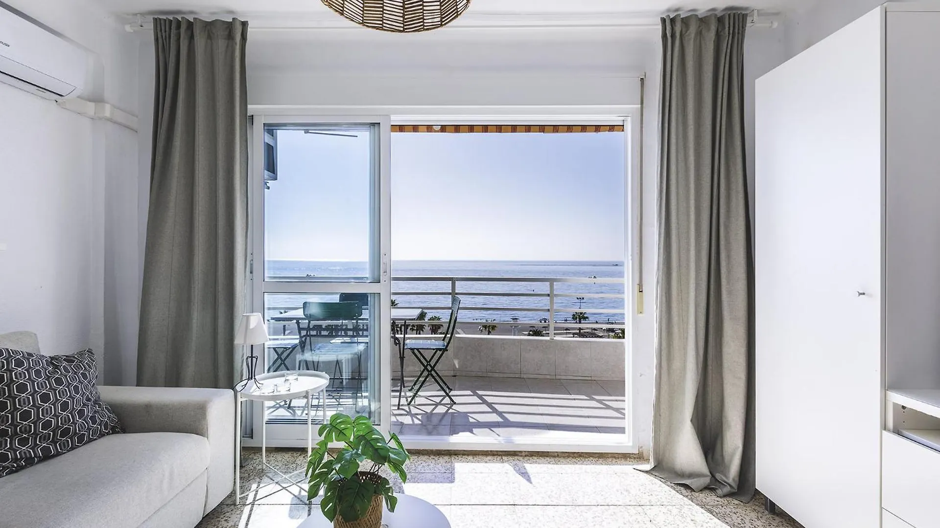 A&N Nevada 76 Apartment Torre Del Mar